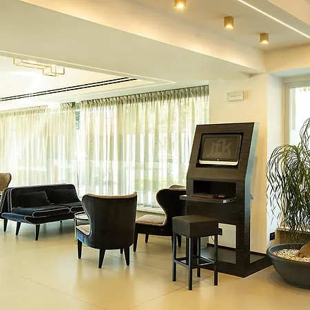 Western Jfk 4*