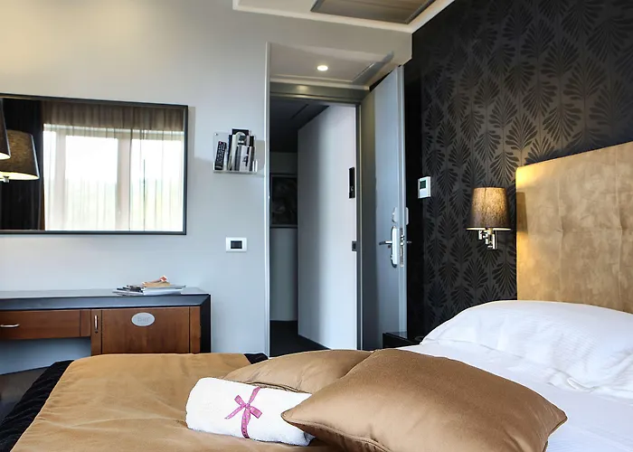 Western Jfk Hotel 4*