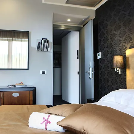 Western Jfk Hotel 4*