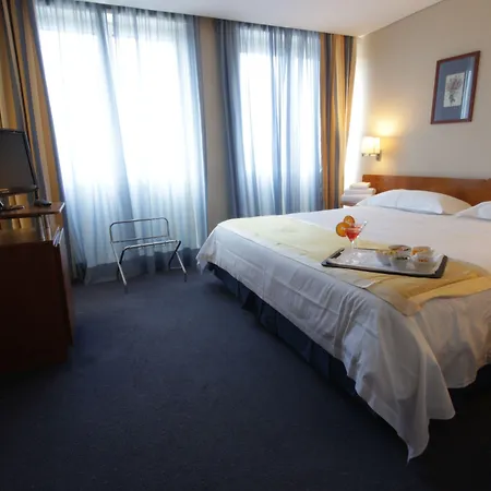 Western Jfk 4* نابولي